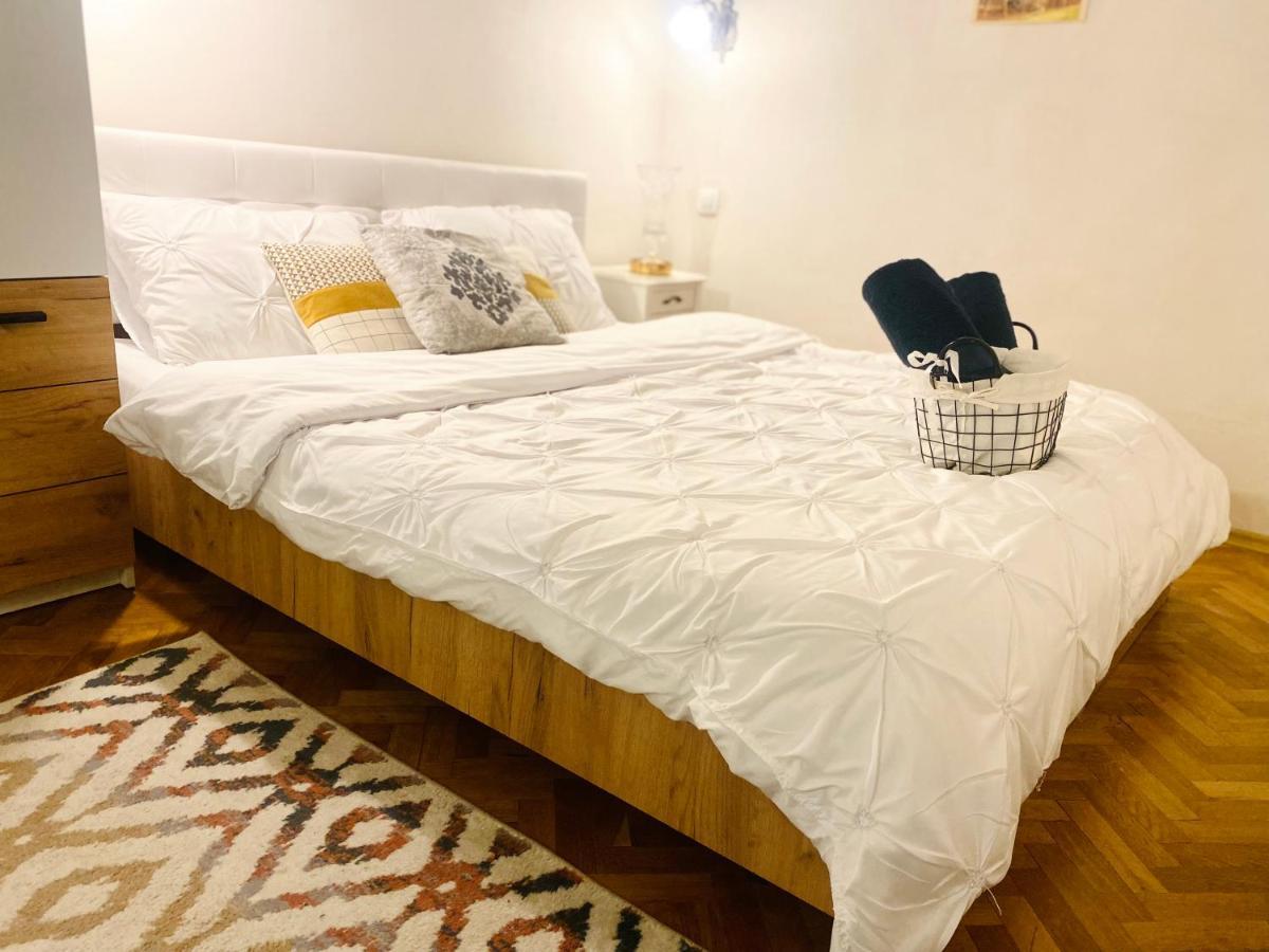 Charm Old Town Studio Apartment Brasov Ngoại thất bức ảnh